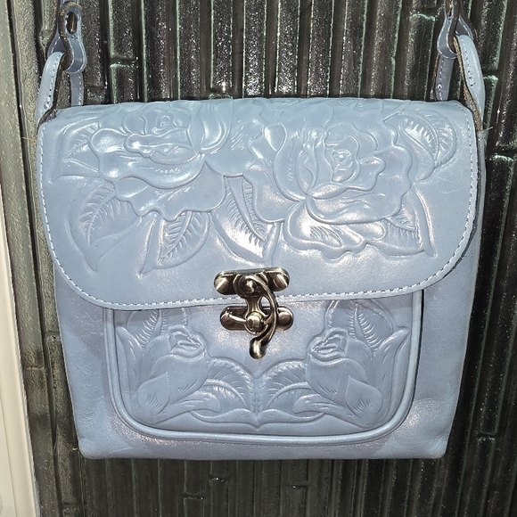Elegant Blue Embossed Leather Bag - Picture 13 of 17
